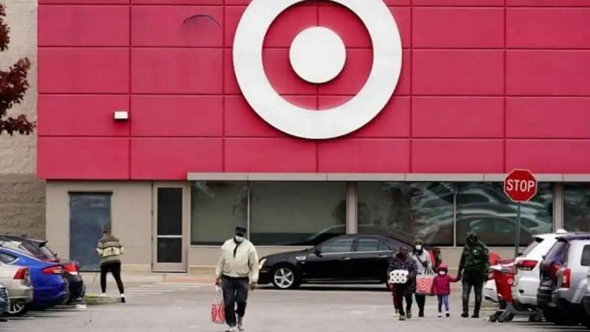 8 Year Old Girl Drives To Target